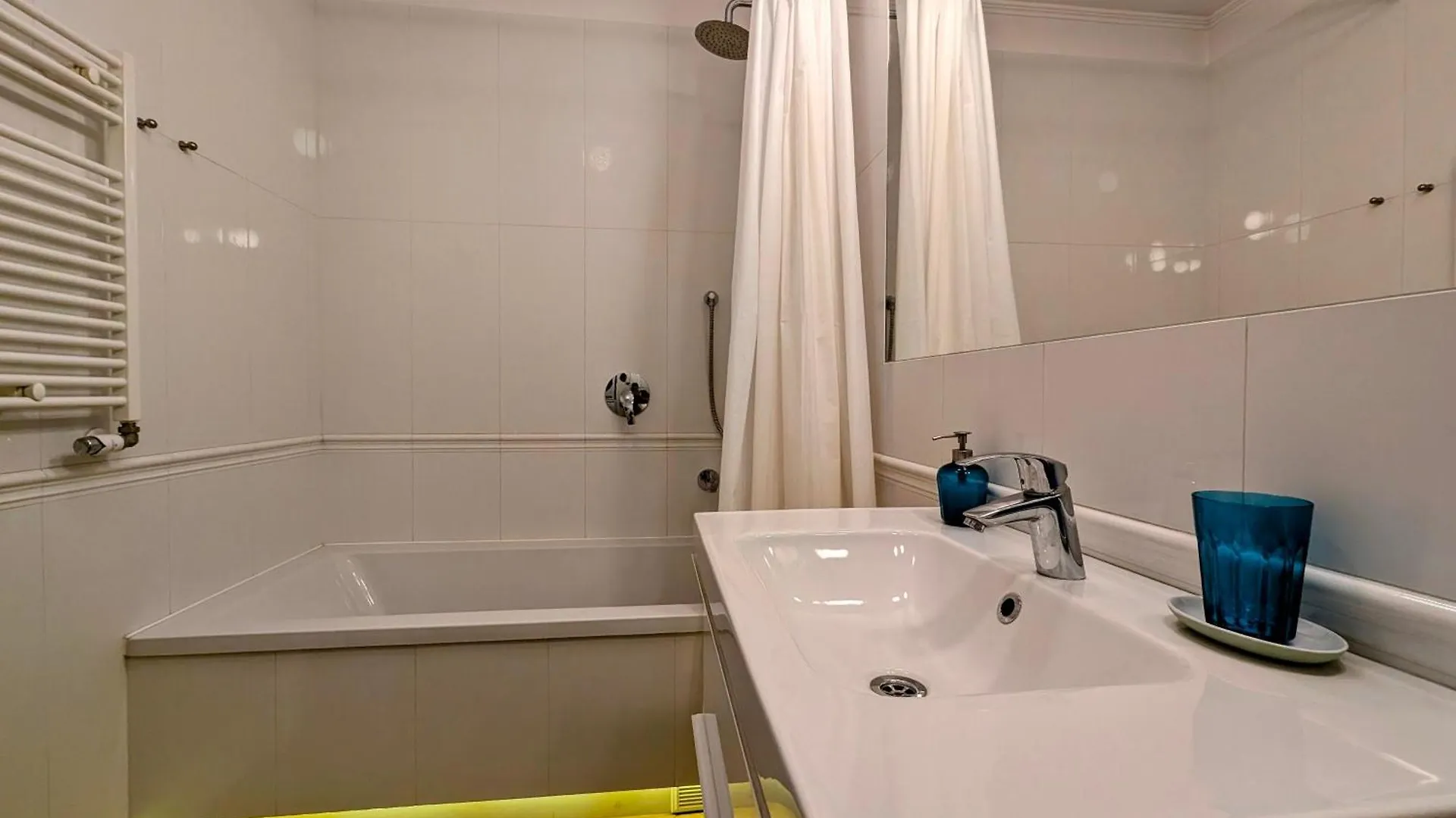 Apartment Dworska 1B By Homeprime Krakow Poland
